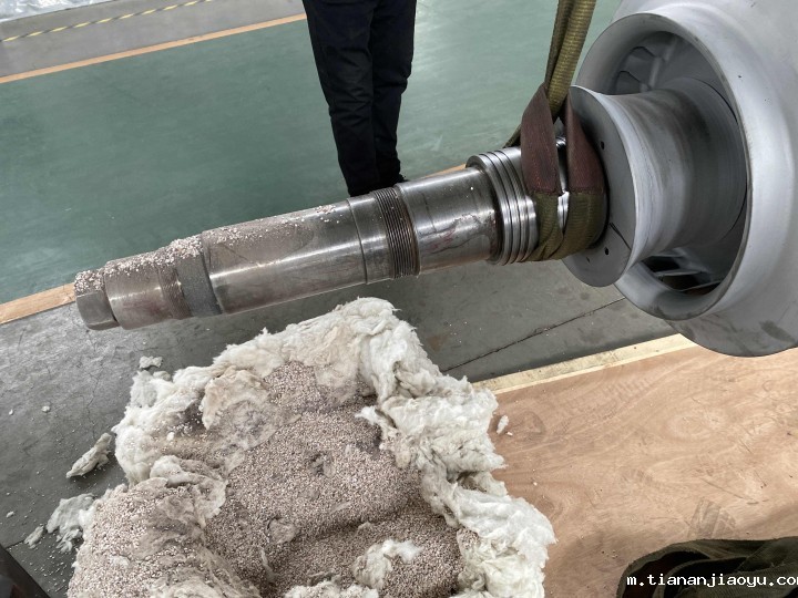 星空电竞有限公司官网激光:转子激光熔覆（实时拍摄）