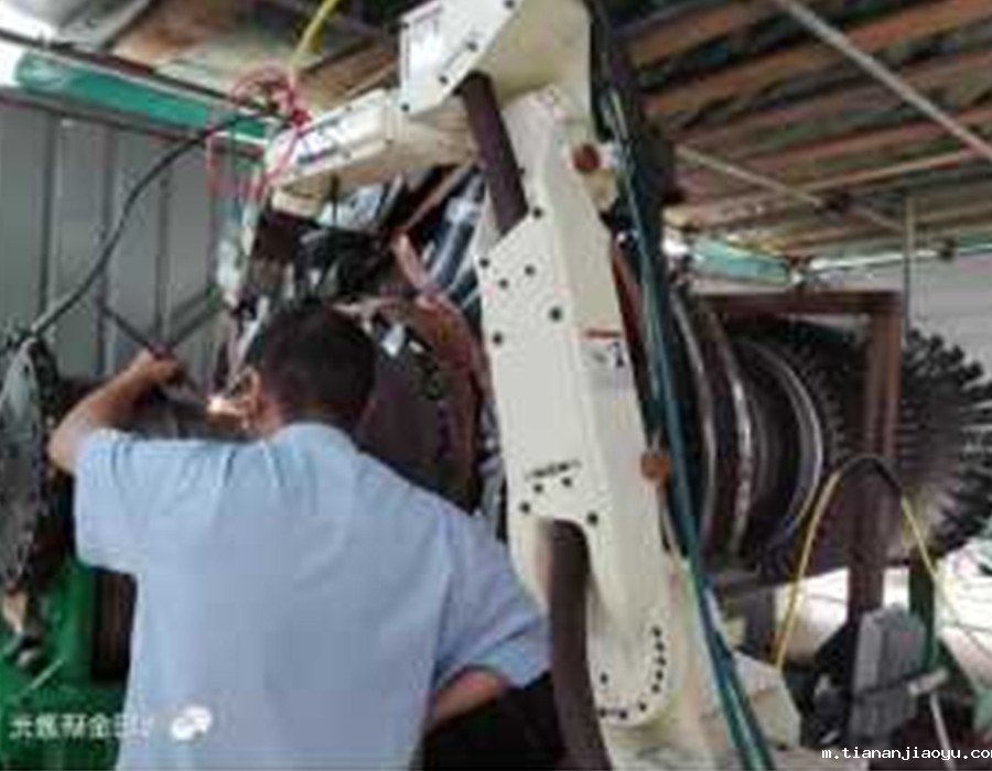 金研人远赴非洲加纳进行技术服务